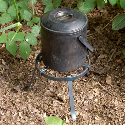 The Ray Mears Folding Trivet