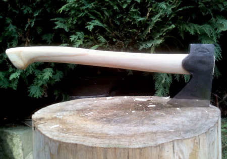 Fitting a new axe handle