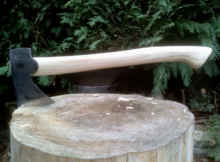 Fitting a new axe handle