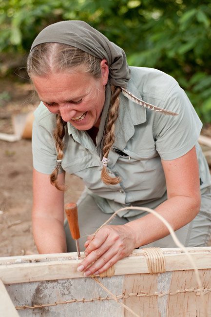 Birch Bark Canoe Building with Ray Mears and Pinock Smith - Day 4
