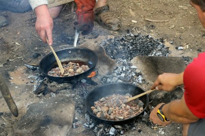 Birch Bark Canoe Building with Ray Mears and Pinock Smith – Day 7