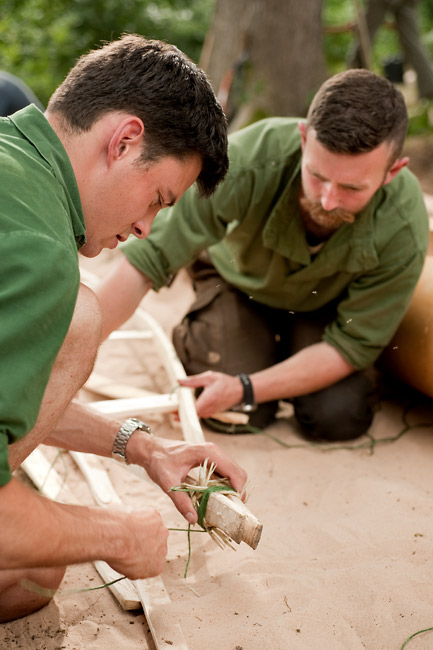 Birch Bark Canoe Building with Ray Mears and Pinock Smith – Day 3
