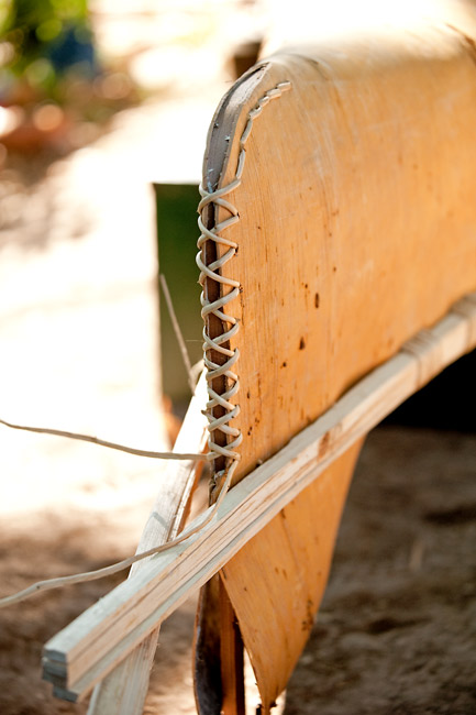 Birch Bark Canoe Building with Ray Mears and Pinock Smith – Day 6