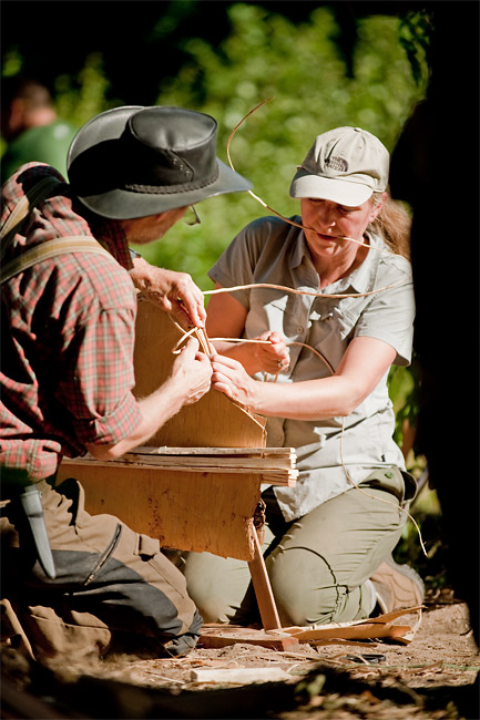 Birch Bark Canoe Building with Ray Mears and Pinock Smith – Day 6