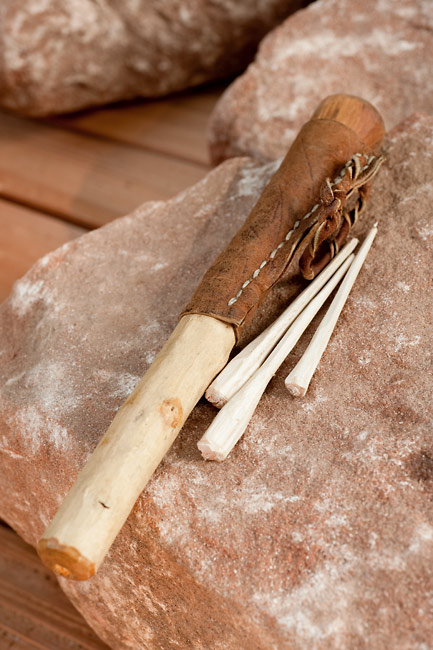 Birch Bark Canoe Building with Ray Mears and Pinock Smith - Day 4